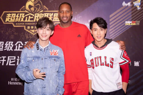 吳尊籃球場(chǎng)上的熱血瞬間與溫情時(shí)光